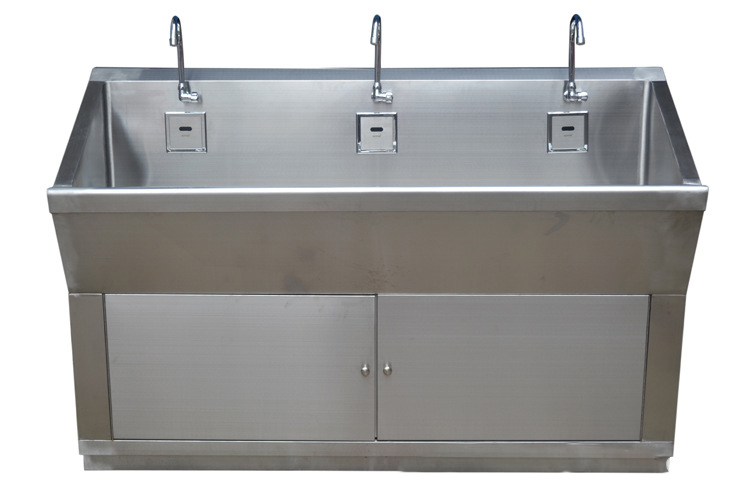 Stainless steel sink for three persons