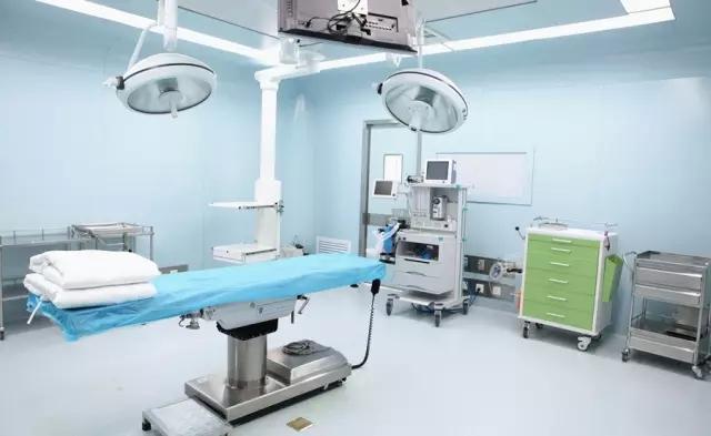 Air purification in operating room